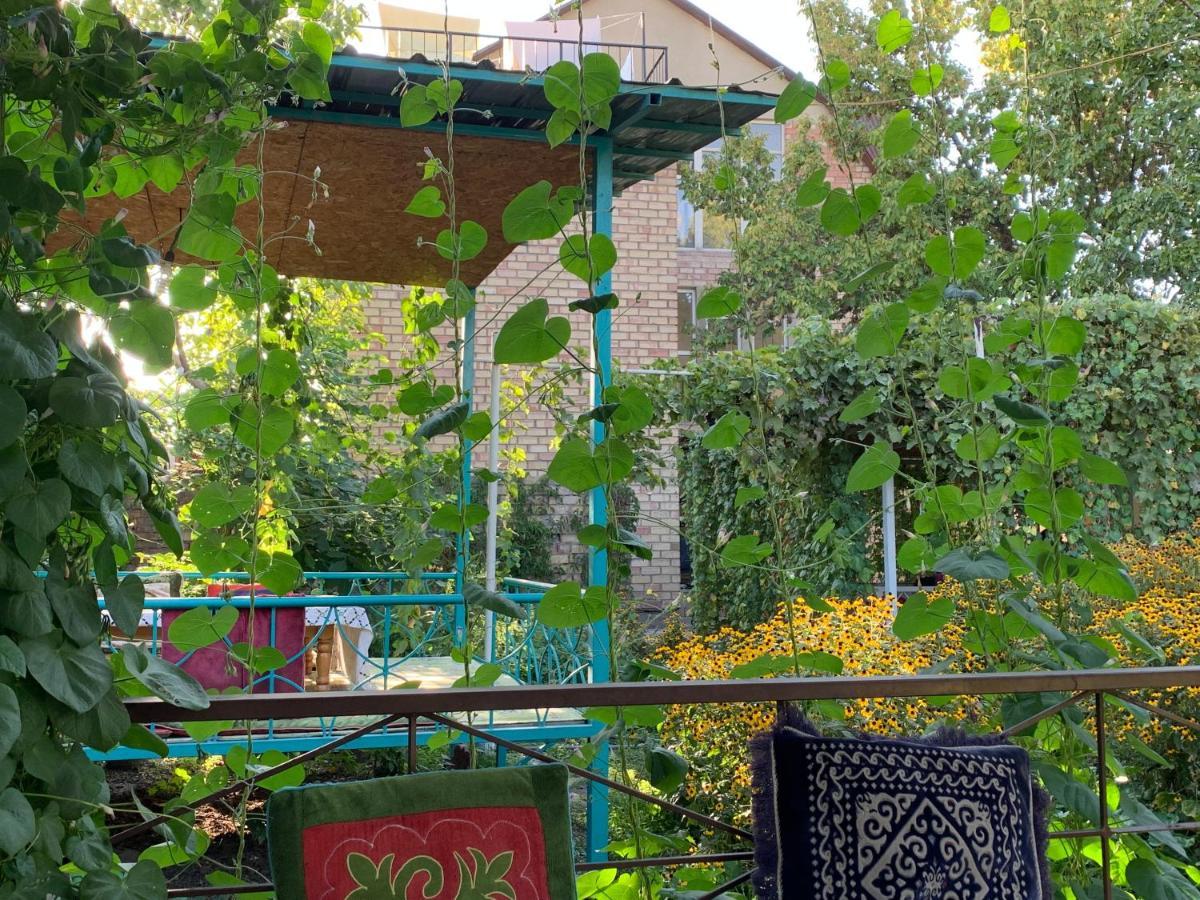 Sakura Guesthouse Biszkek Zewnętrze zdjęcie