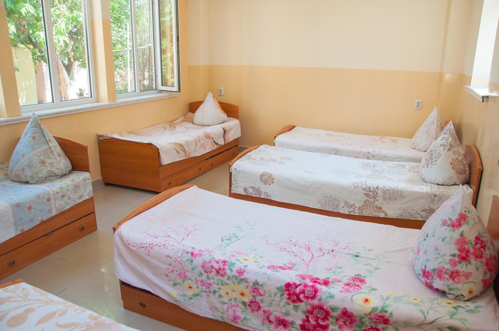 Sakura Guesthouse Biszkek Zewnętrze zdjęcie